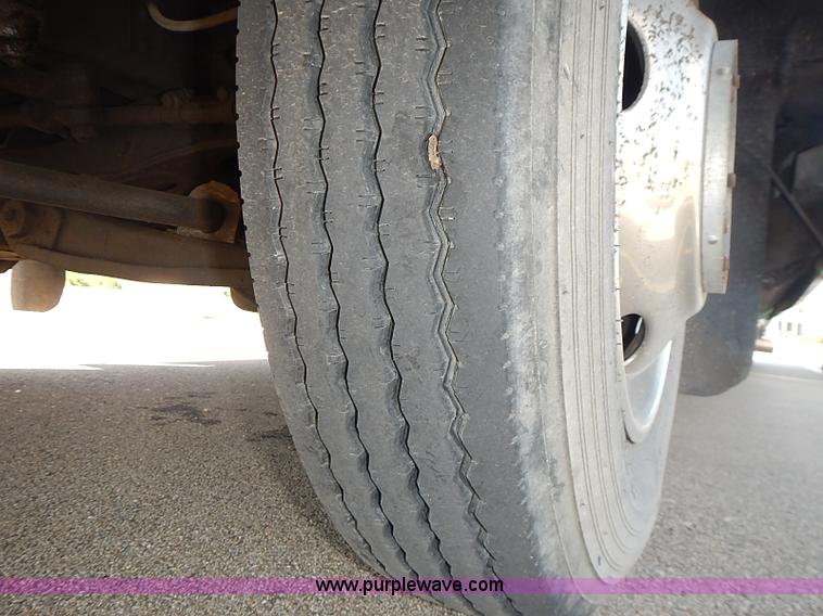 image for item J3217 1984 Chevrolet P30 Beaver RV