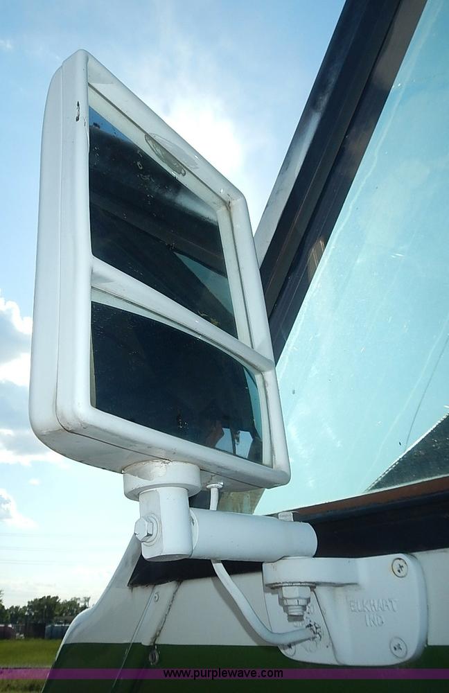 image for item J3217 1984 Chevrolet P30 Beaver RV