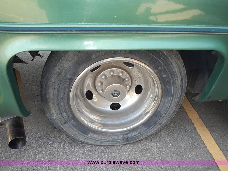 image for item J3217 1984 Chevrolet P30 Beaver RV