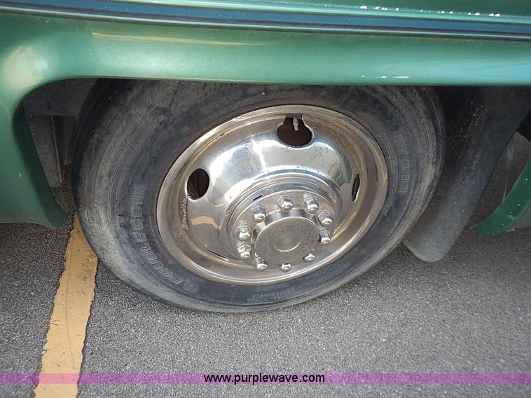 image for item J3217 1984 Chevrolet P30 Beaver RV