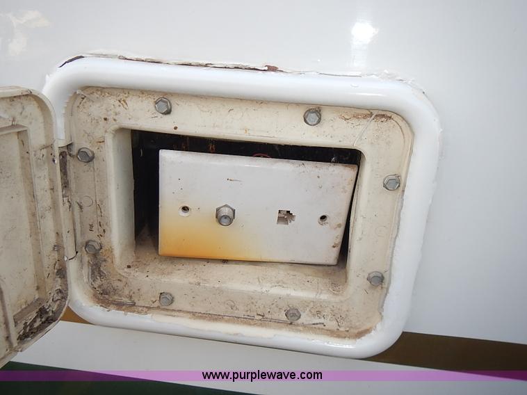 image for item J3217 1984 Chevrolet P30 Beaver RV