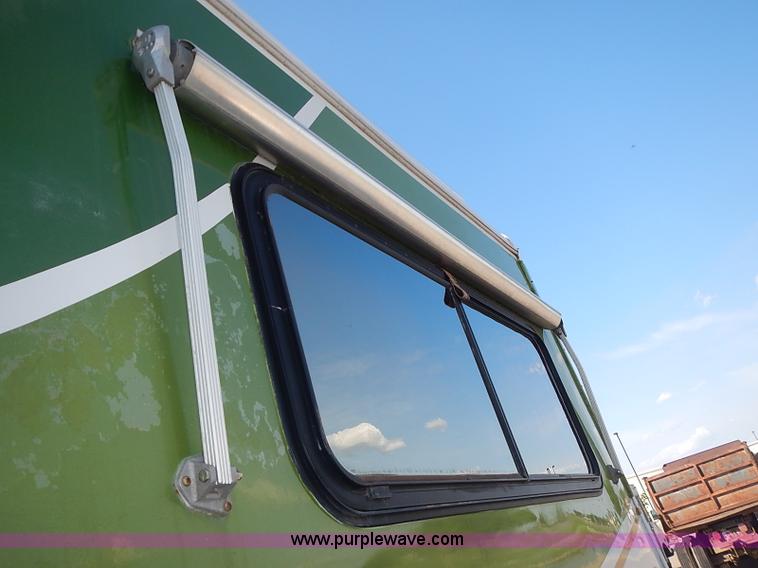 image for item J3217 1984 Chevrolet P30 Beaver RV