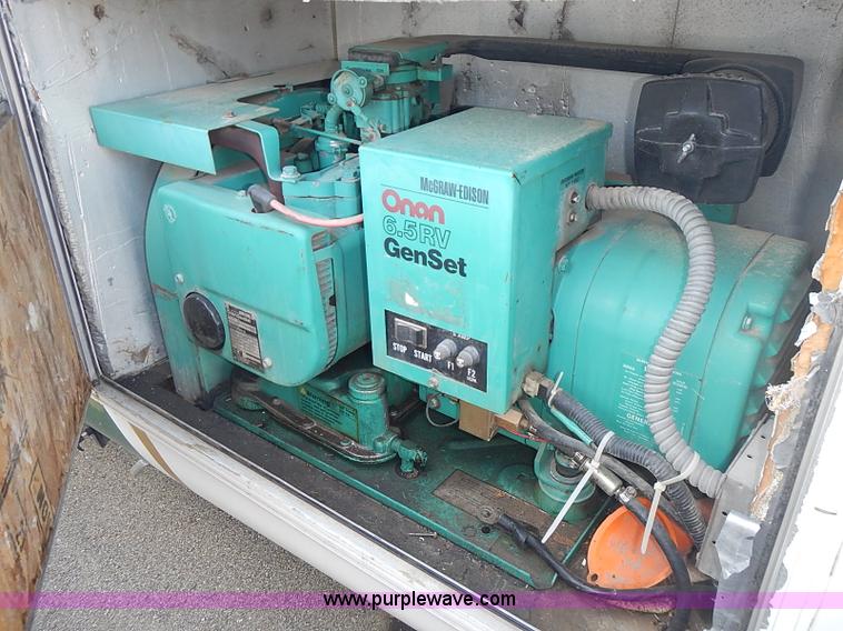 image for item J3217 1984 Chevrolet P30 Beaver RV