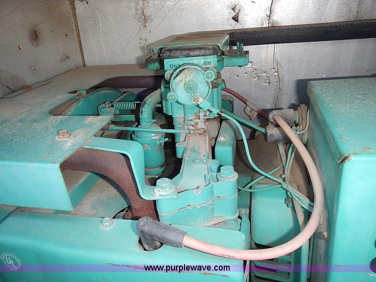 image for item J3217 1984 Chevrolet P30 Beaver RV