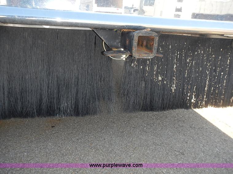 image for item J3217 1984 Chevrolet P30 Beaver RV