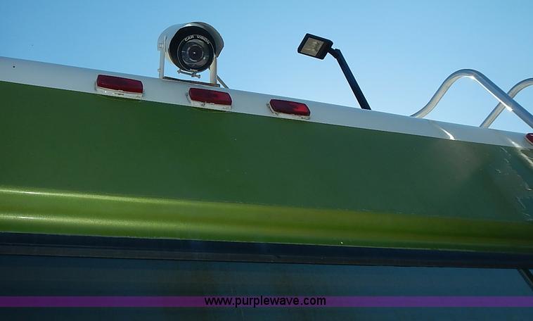 image for item J3217 1984 Chevrolet P30 Beaver RV