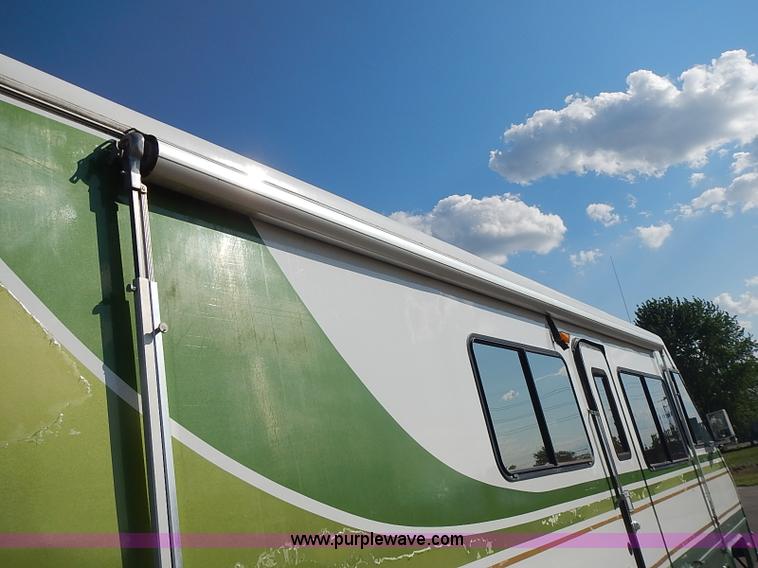 image for item J3217 1984 Chevrolet P30 Beaver RV