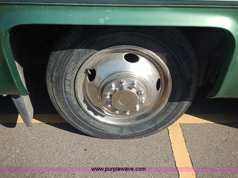 image for item J3217 1984 Chevrolet P30 Beaver RV