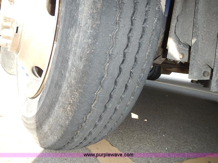 image for item J3217 1984 Chevrolet P30 Beaver RV