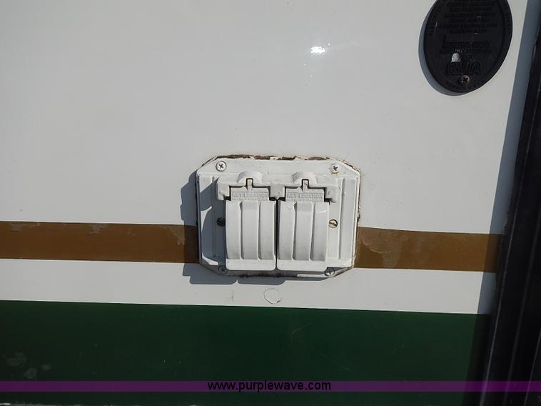 image for item J3217 1984 Chevrolet P30 Beaver RV