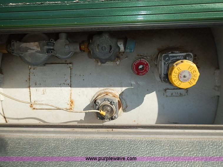 image for item J3217 1984 Chevrolet P30 Beaver RV