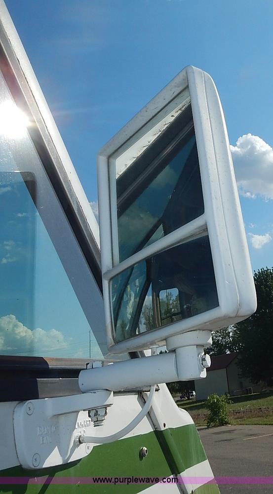 image for item J3217 1984 Chevrolet P30 Beaver RV