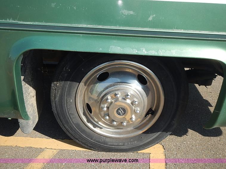 image for item J3217 1984 Chevrolet P30 Beaver RV