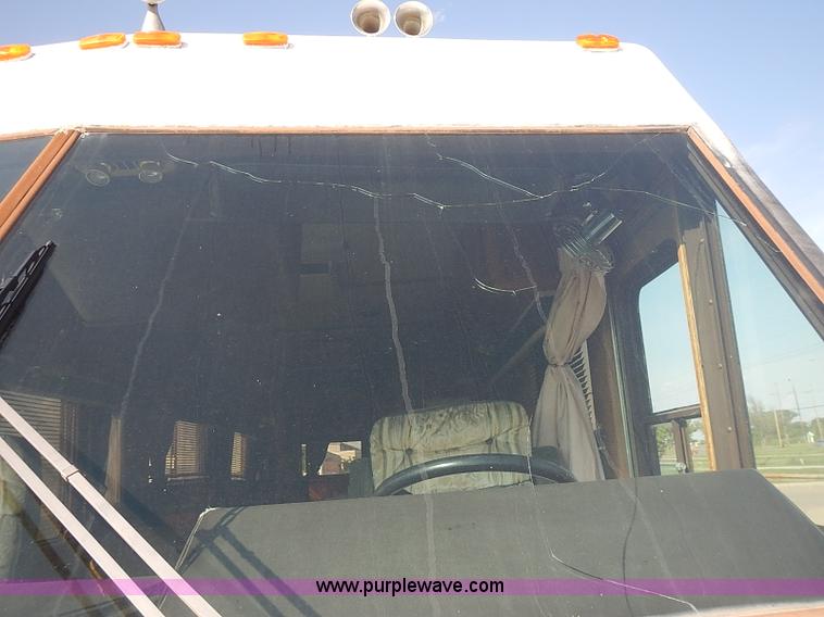 image for item J3217 1984 Chevrolet P30 Beaver RV