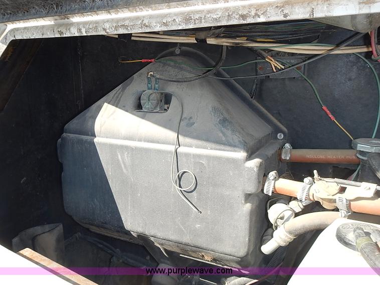 image for item J3217 1984 Chevrolet P30 Beaver RV