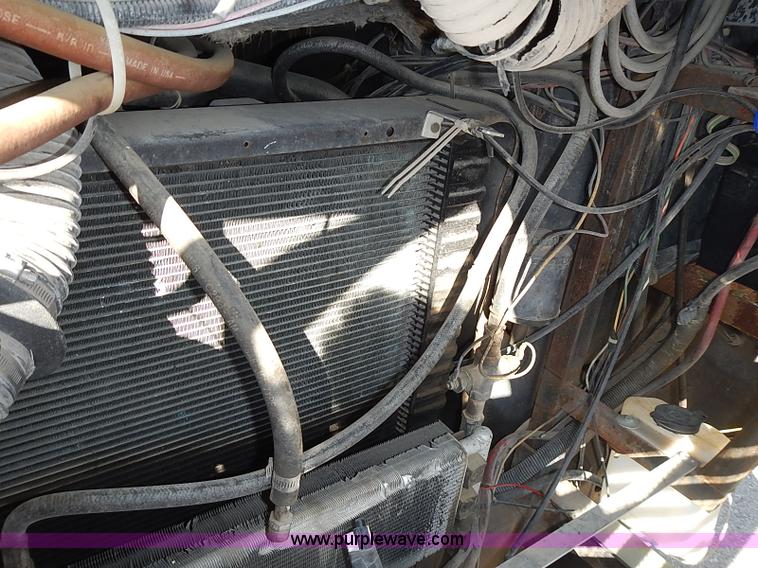 image for item J3217 1984 Chevrolet P30 Beaver RV