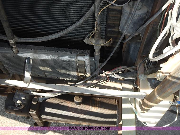 image for item J3217 1984 Chevrolet P30 Beaver RV