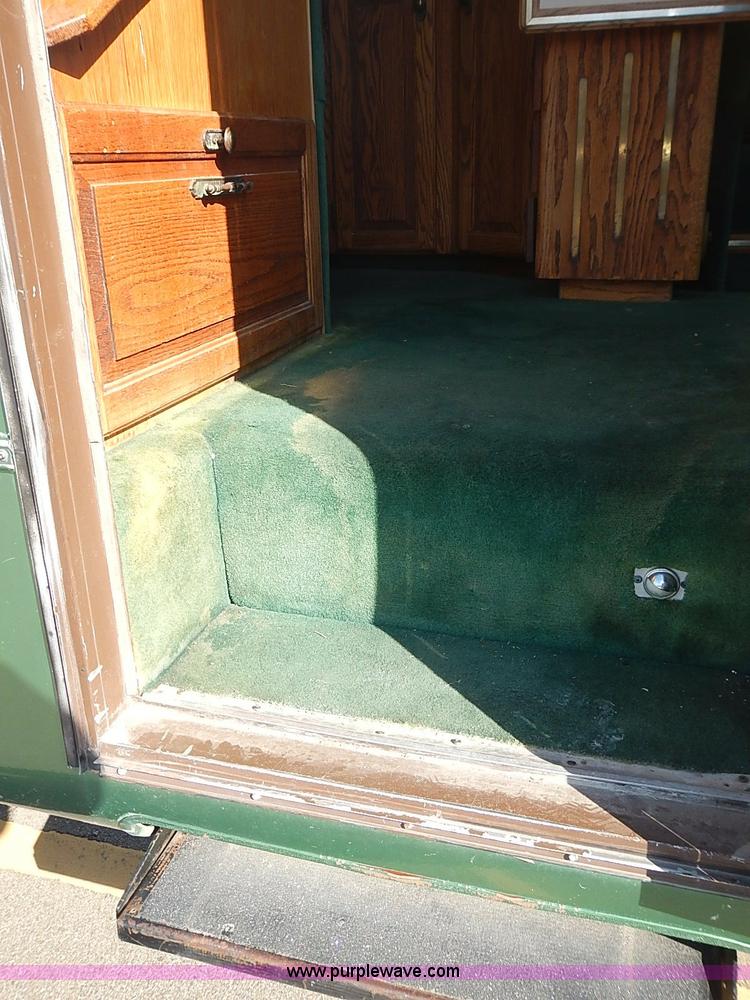 image for item J3217 1984 Chevrolet P30 Beaver RV