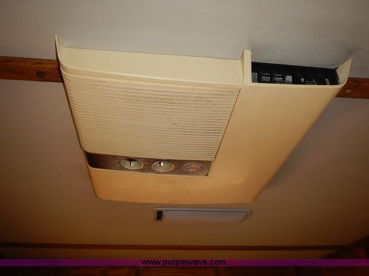 image for item J3217 1984 Chevrolet P30 Beaver RV