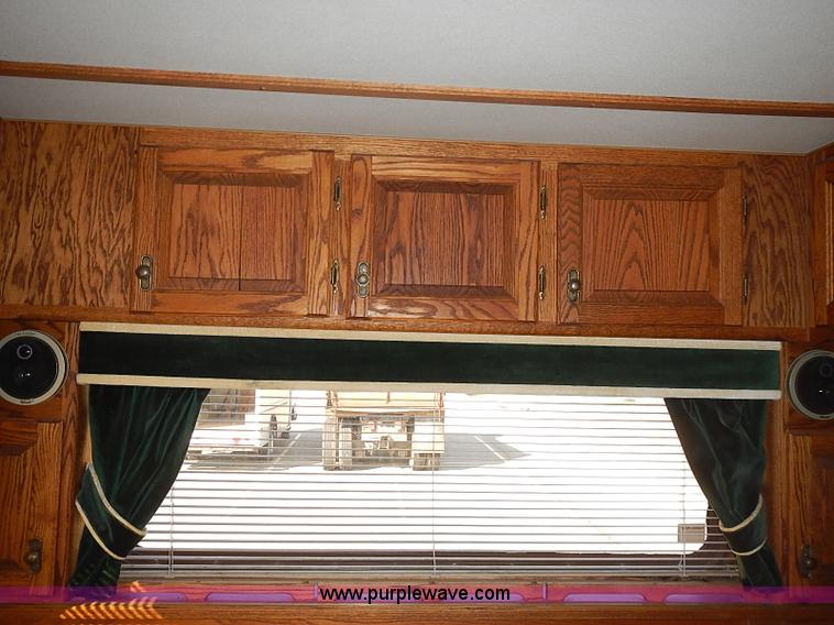 image for item J3217 1984 Chevrolet P30 Beaver RV