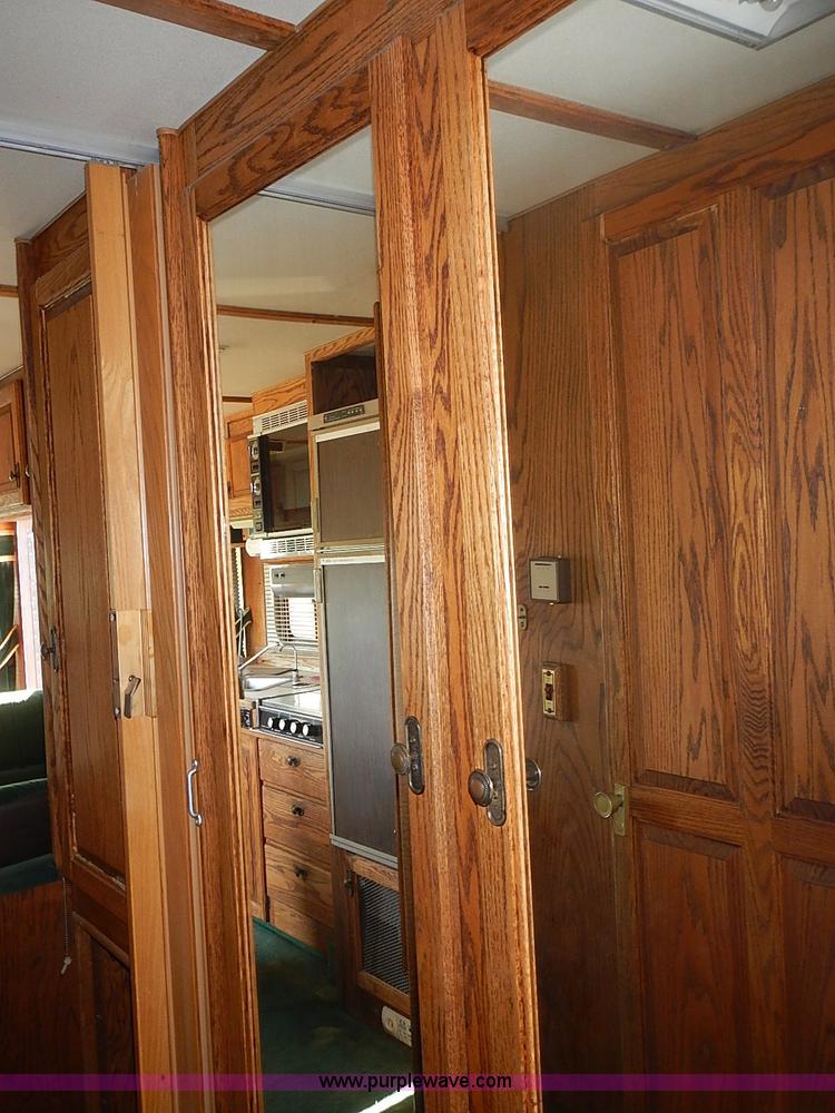 image for item J3217 1984 Chevrolet P30 Beaver RV