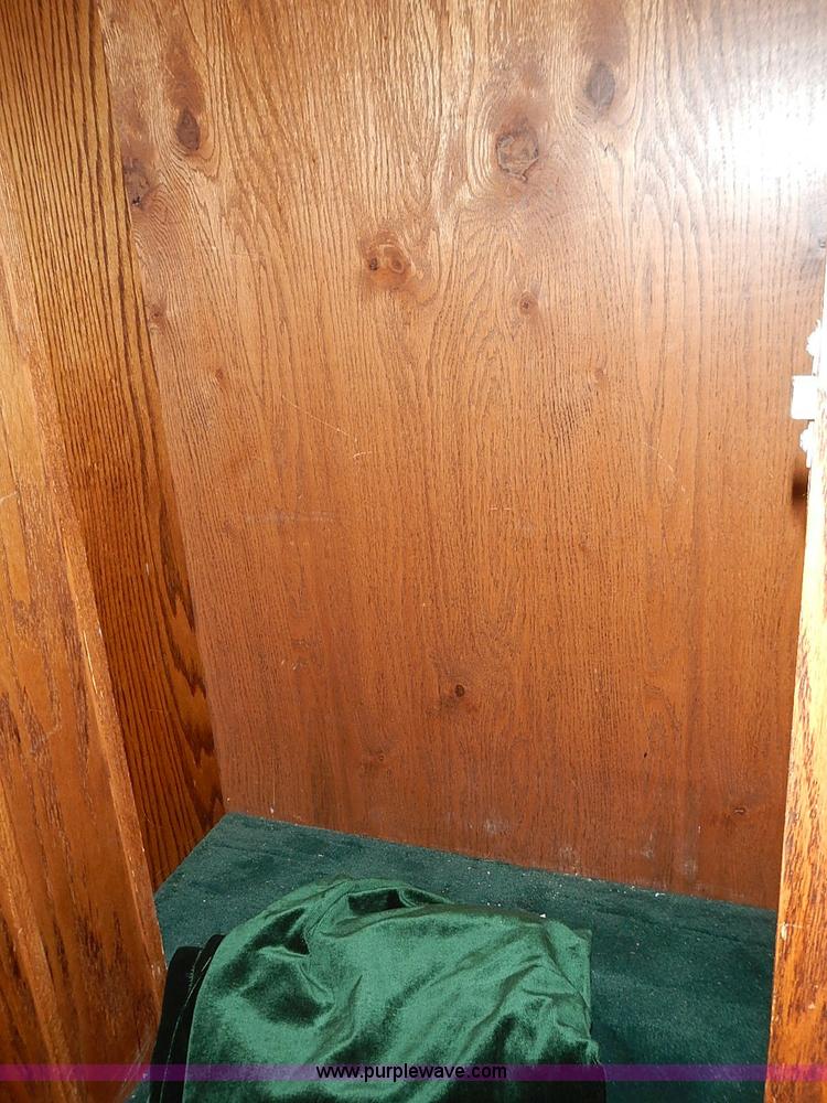 image for item J3217 1984 Chevrolet P30 Beaver RV