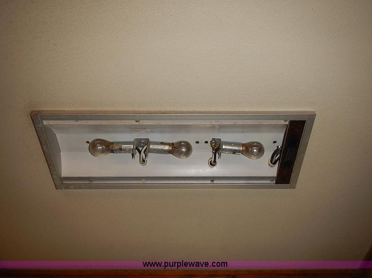 image for item J3217 1984 Chevrolet P30 Beaver RV