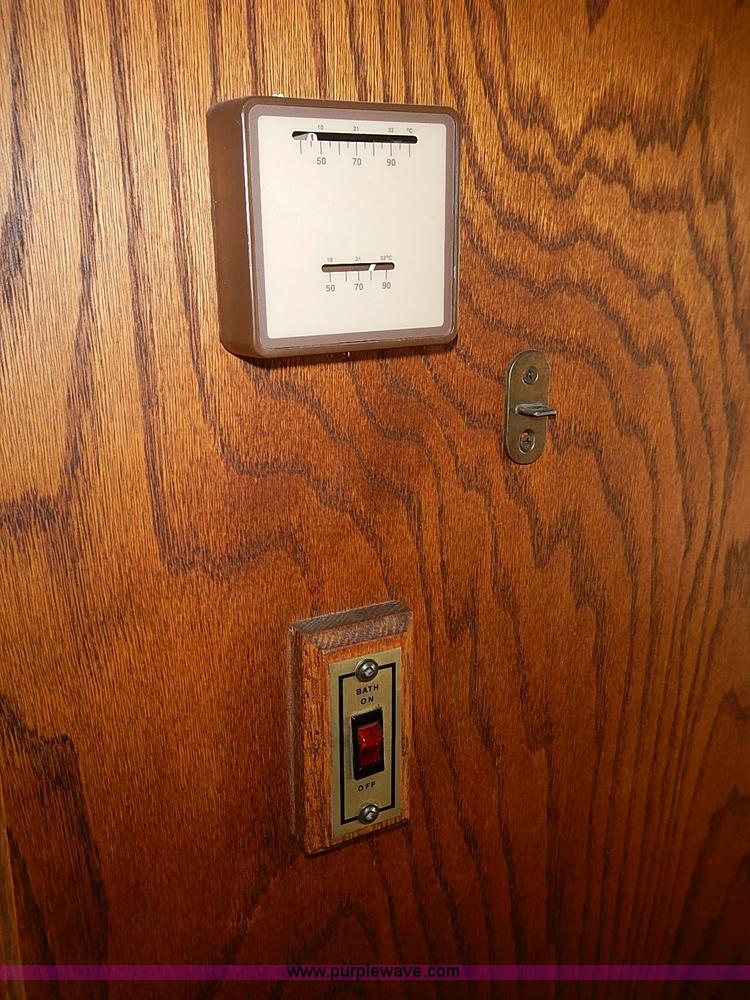 image for item J3217 1984 Chevrolet P30 Beaver RV