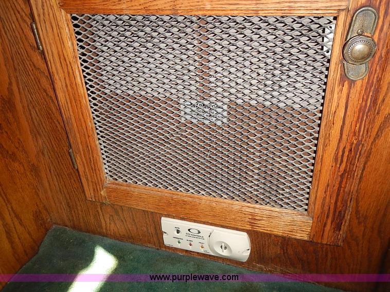 image for item J3217 1984 Chevrolet P30 Beaver RV