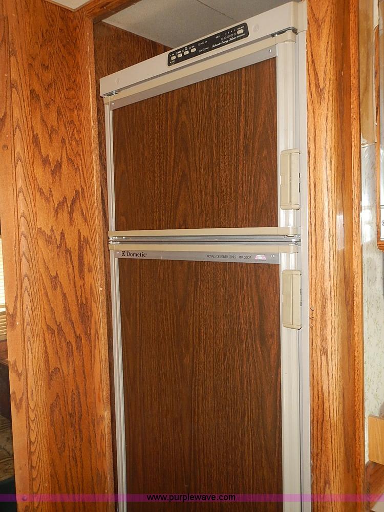 image for item J3217 1984 Chevrolet P30 Beaver RV