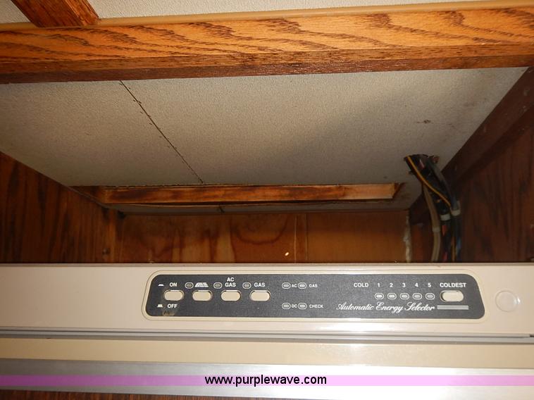 image for item J3217 1984 Chevrolet P30 Beaver RV