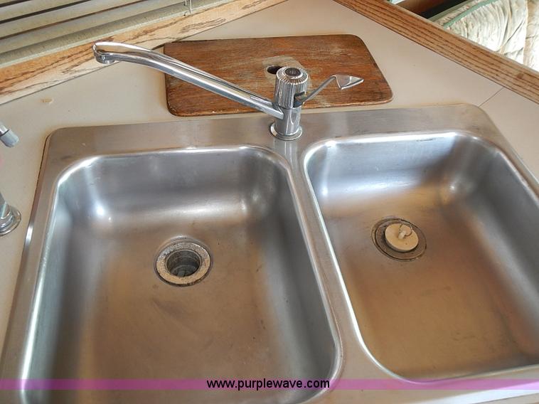 image for item J3217 1984 Chevrolet P30 Beaver RV