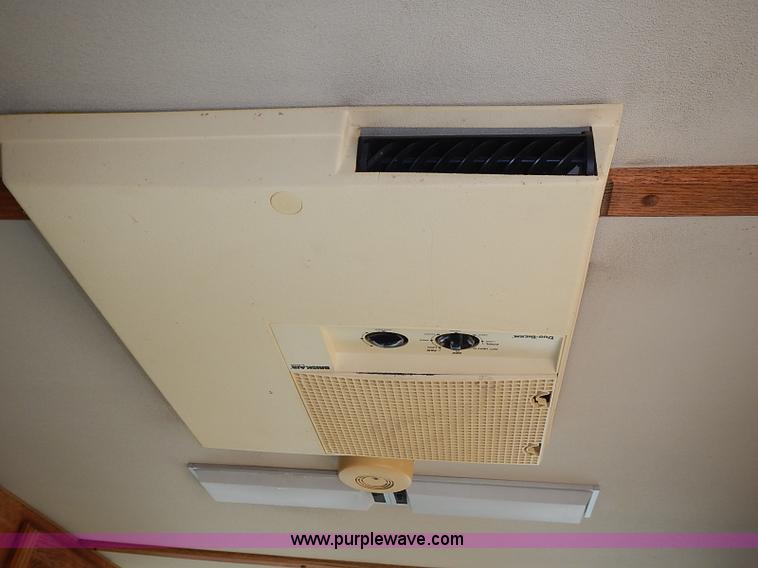 image for item J3217 1984 Chevrolet P30 Beaver RV