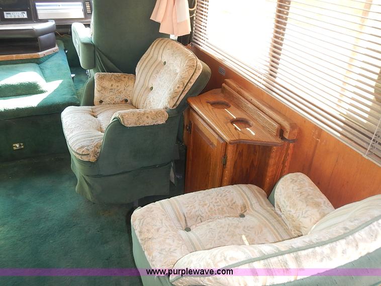 image for item J3217 1984 Chevrolet P30 Beaver RV