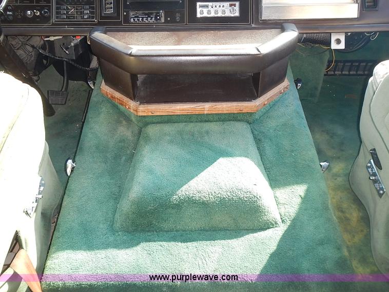 image for item J3217 1984 Chevrolet P30 Beaver RV