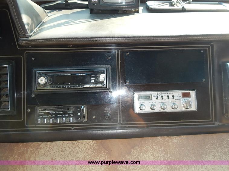 image for item J3217 1984 Chevrolet P30 Beaver RV