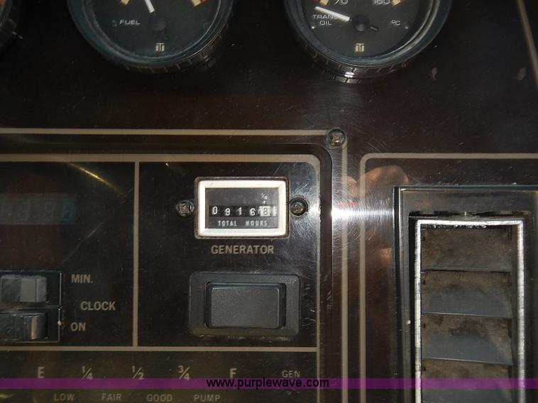 image for item J3217 1984 Chevrolet P30 Beaver RV