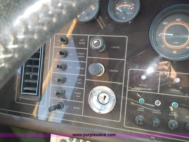 image for item J3217 1984 Chevrolet P30 Beaver RV