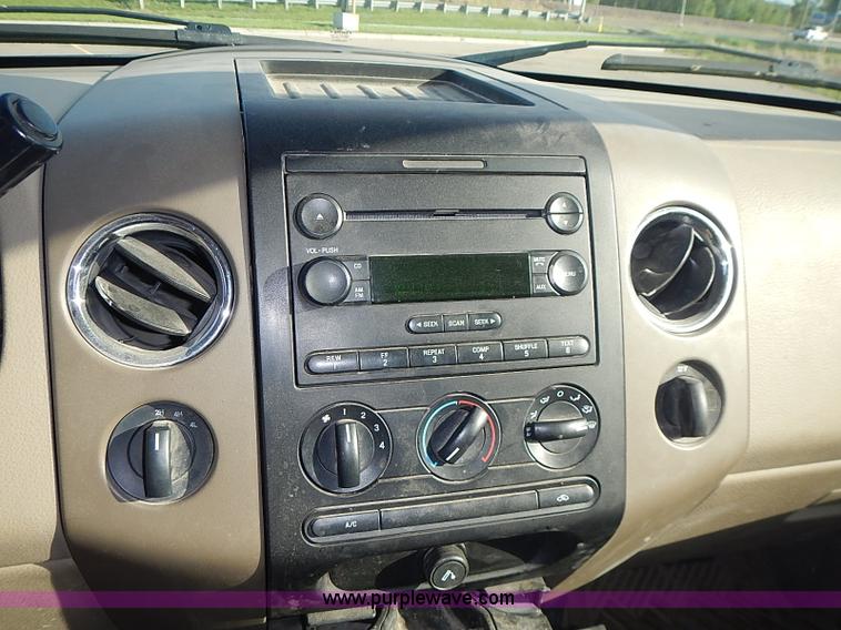 image for item J3233 2005 Ford F150 XLT SuperCab pickup truck