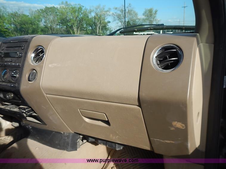 image for item J3233 2005 Ford F150 XLT SuperCab pickup truck