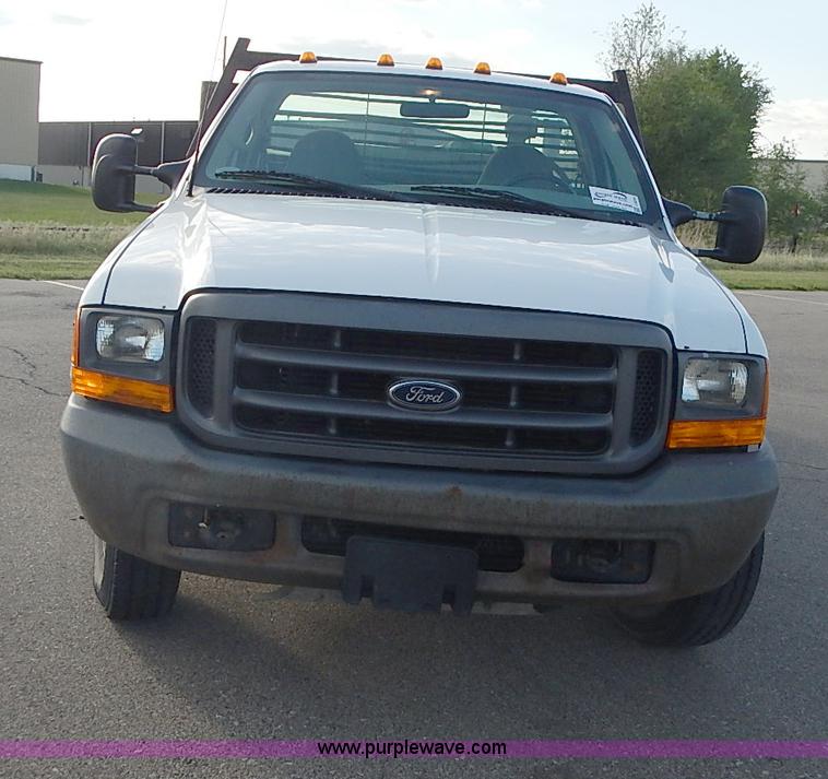 image for item J3234 2000 Ford F350 Super Duty XL flatbed truck