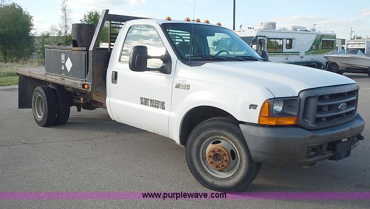 image for item J3234 2000 Ford F350 Super Duty XL flatbed truck