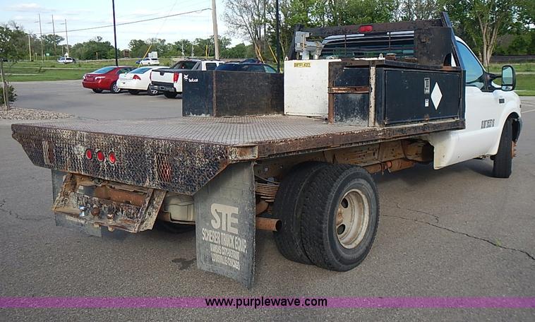image for item J3234 2000 Ford F350 Super Duty XL flatbed truck