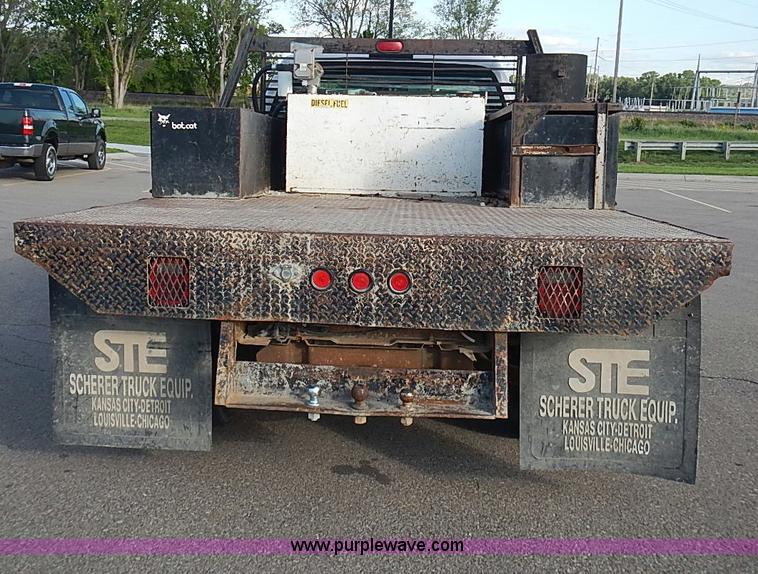image for item J3234 2000 Ford F350 Super Duty XL flatbed truck