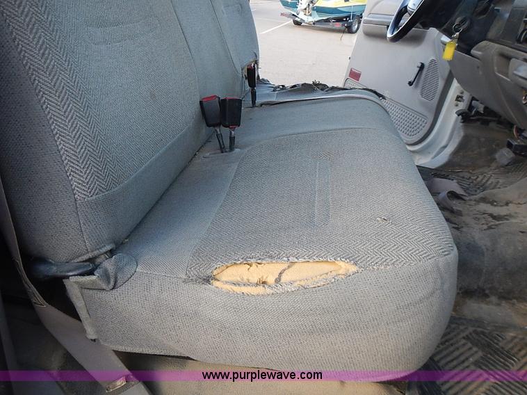 image for item J3234 2000 Ford F350 Super Duty XL flatbed truck