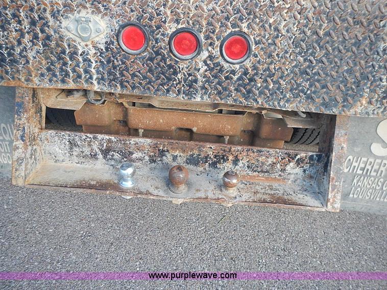 image for item J3234 2000 Ford F350 Super Duty XL flatbed truck