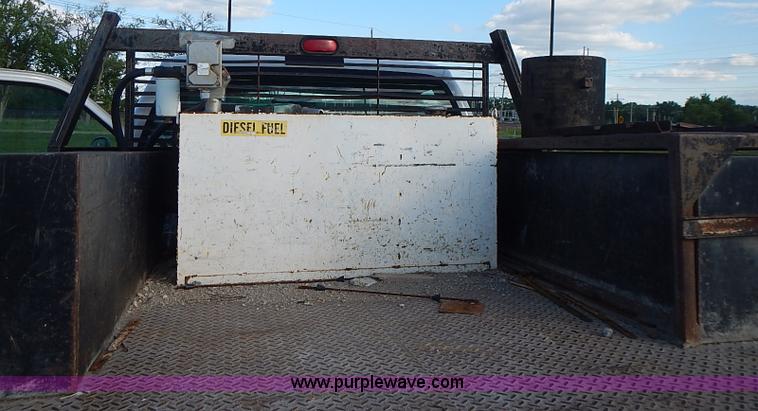 image for item J3234 2000 Ford F350 Super Duty XL flatbed truck