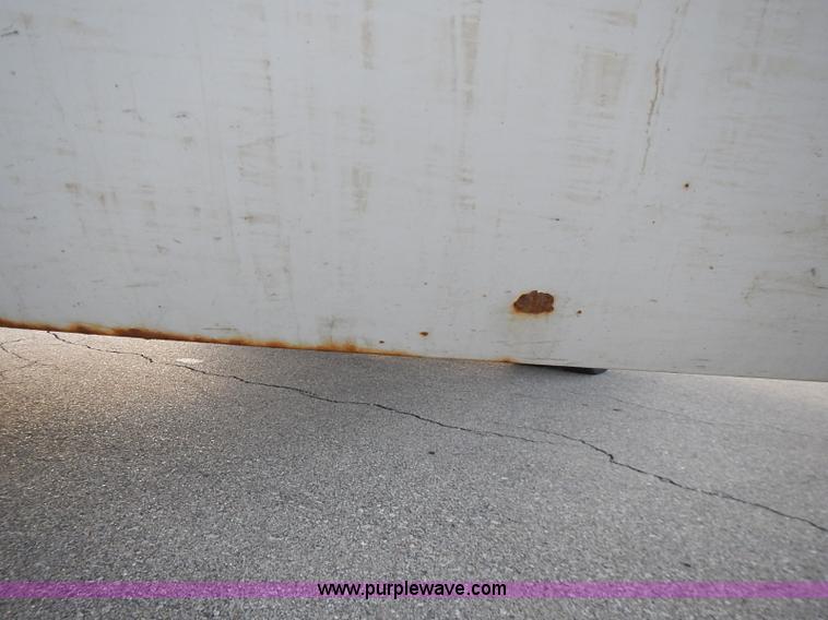 image for item J3234 2000 Ford F350 Super Duty XL flatbed truck