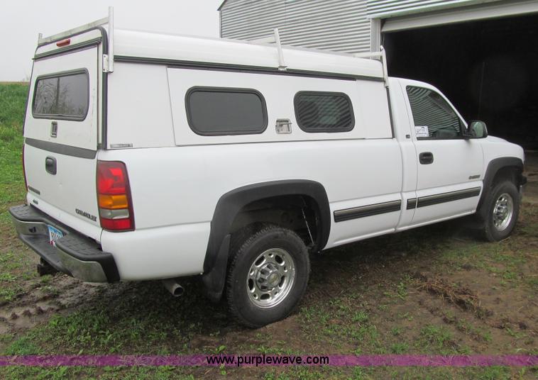 image for item J3484 2002 Chevrolet Silverado 2500 LS pickup truck