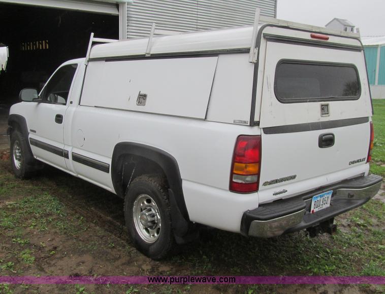 image for item J3484 2002 Chevrolet Silverado 2500 LS pickup truck